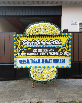 Papan Bunga Duka di Sei Kepayang Barat